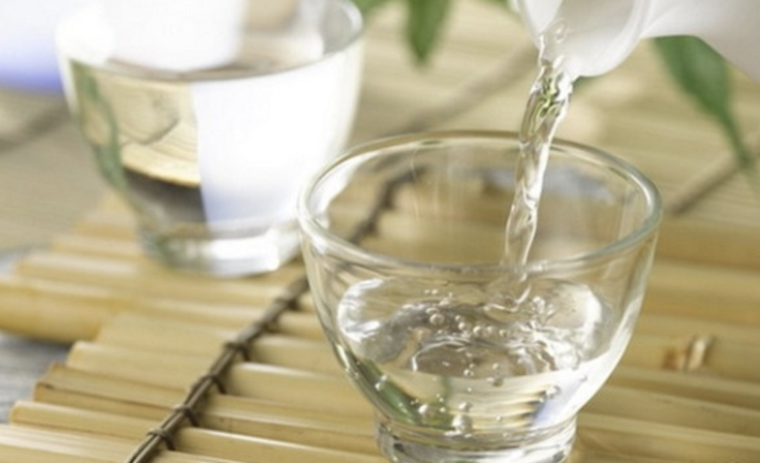 Làm sạch bằng rượu