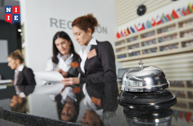 Học Quản trị khách sạn có khó không?